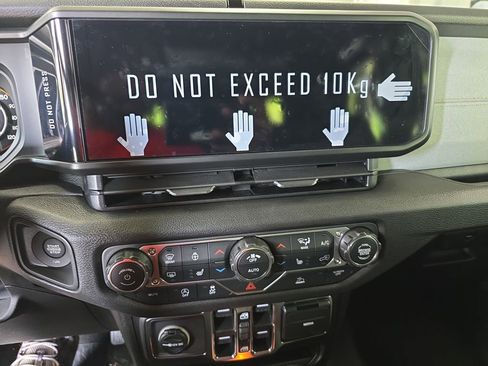 New 2026 Jeep Gladiator Sport AWD/4WD image 24
