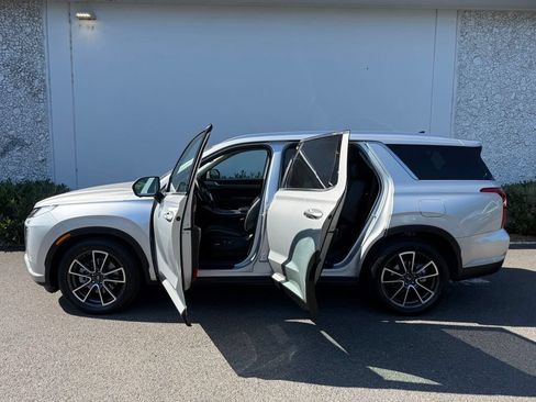 Used 2023 Hyundai Palisade SEL w/ Cargo Package AWD/4WD image 17