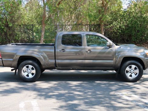 Used 2009 Toyota Tacoma PreRunner image 6
