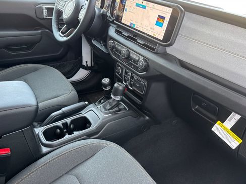 New 2026 Jeep Gladiator Sport image 14