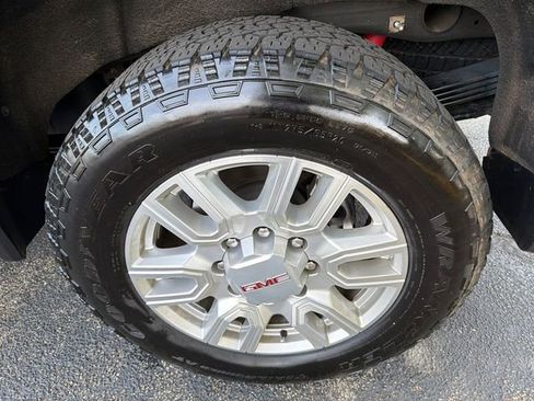 Used 2024 GMC Sierra 2500 SLE w/ SLE Value Package; AWD/4WD image 19