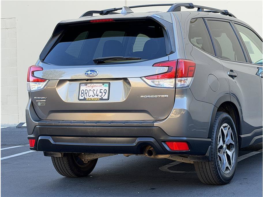 Used 2020 Subaru Forester Premium AWD/4WD image 32