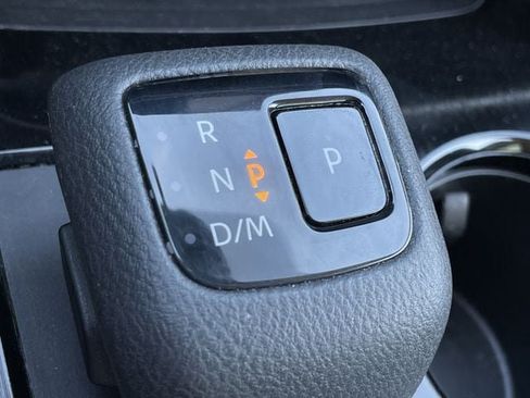 Used 2025 Nissan Rogue SV FWD image 21