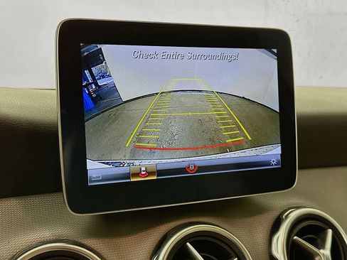 Used 2018 Mercedes-Benz GLA 250 image 28