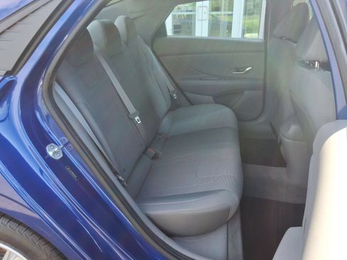 Used 2021 Hyundai Elantra SE FWD image 33