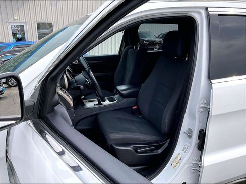 Used 2014 Jeep Grand Cherokee Laredo AWD/4WD image 10