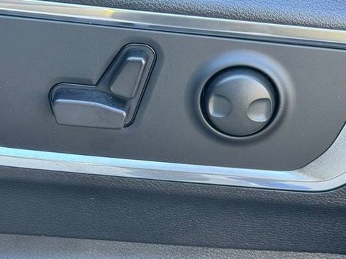 New 2026 RAM 1500 Laramie AWD/4WD image 12