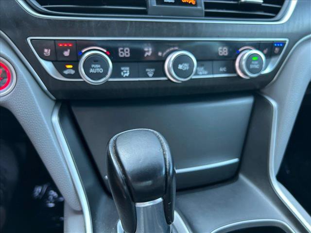 Used 2018 Honda Accord Touring image 12