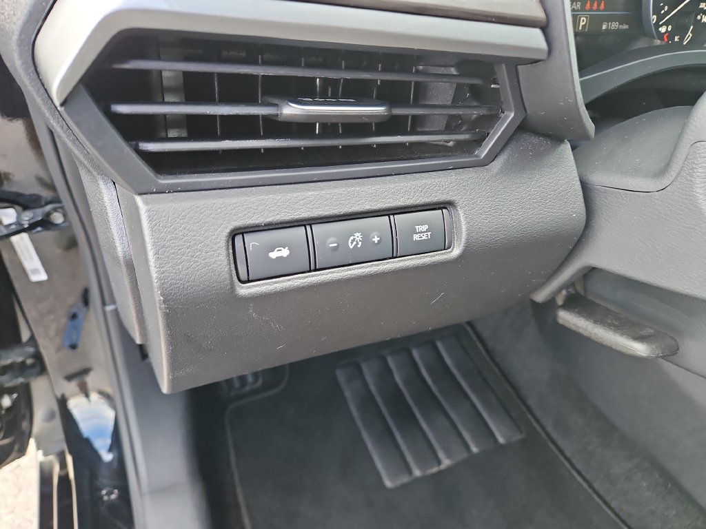 Used 2025 Nissan Altima 2.5 SV FWD image 24