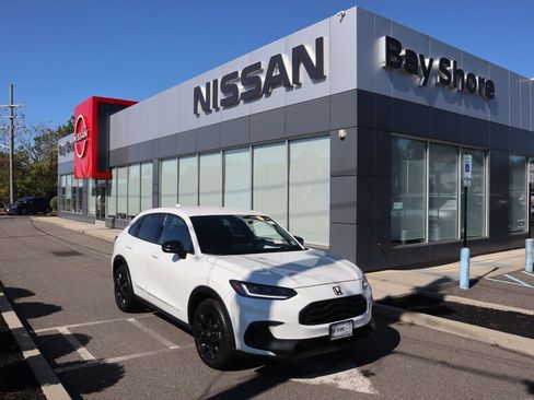 Used 2025 Honda HR-V Sport image 2