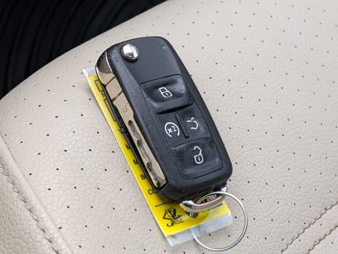 Used 2018 Volkswagen Passat 2.0T SE image 28