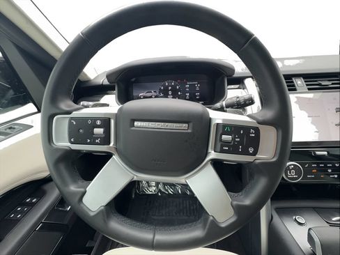 Used 2025 Land Rover Discovery S AWD/4WD image 24