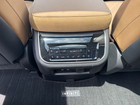 Used 2025 INFINITI QX80 Luxe AWD/4WD image 19