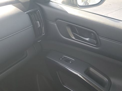 Used 2024 Nissan Pathfinder S w/ Cargo Package image 28