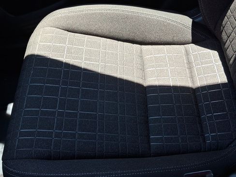 Used 2024 Honda HR-V LX image 25