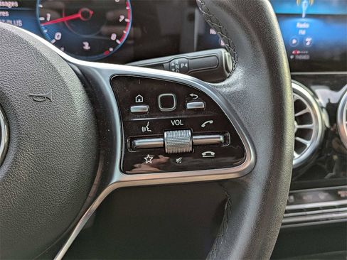 Used 2021 Mercedes-Benz GLA 250 4MATIC image 24