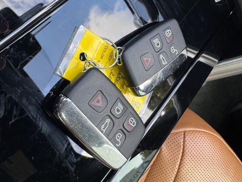 Used 2017 Land Rover Discovery HSE image 36