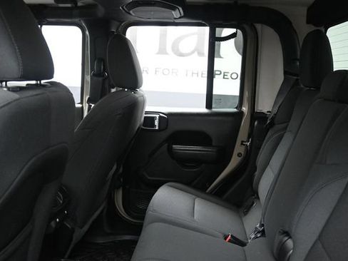 Used 2022 Jeep Gladiator Sport AWD/4WD image 34