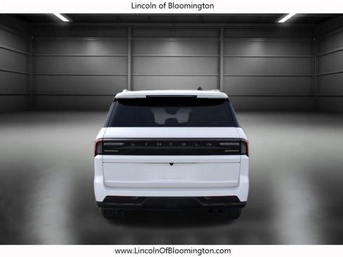 New 2026 Lincoln Navigator L Reserve AWD/4WD image 6