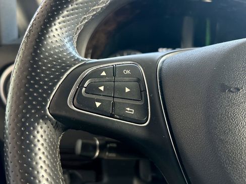 Used 2018 Mercedes-Benz Metris Passenger image 17