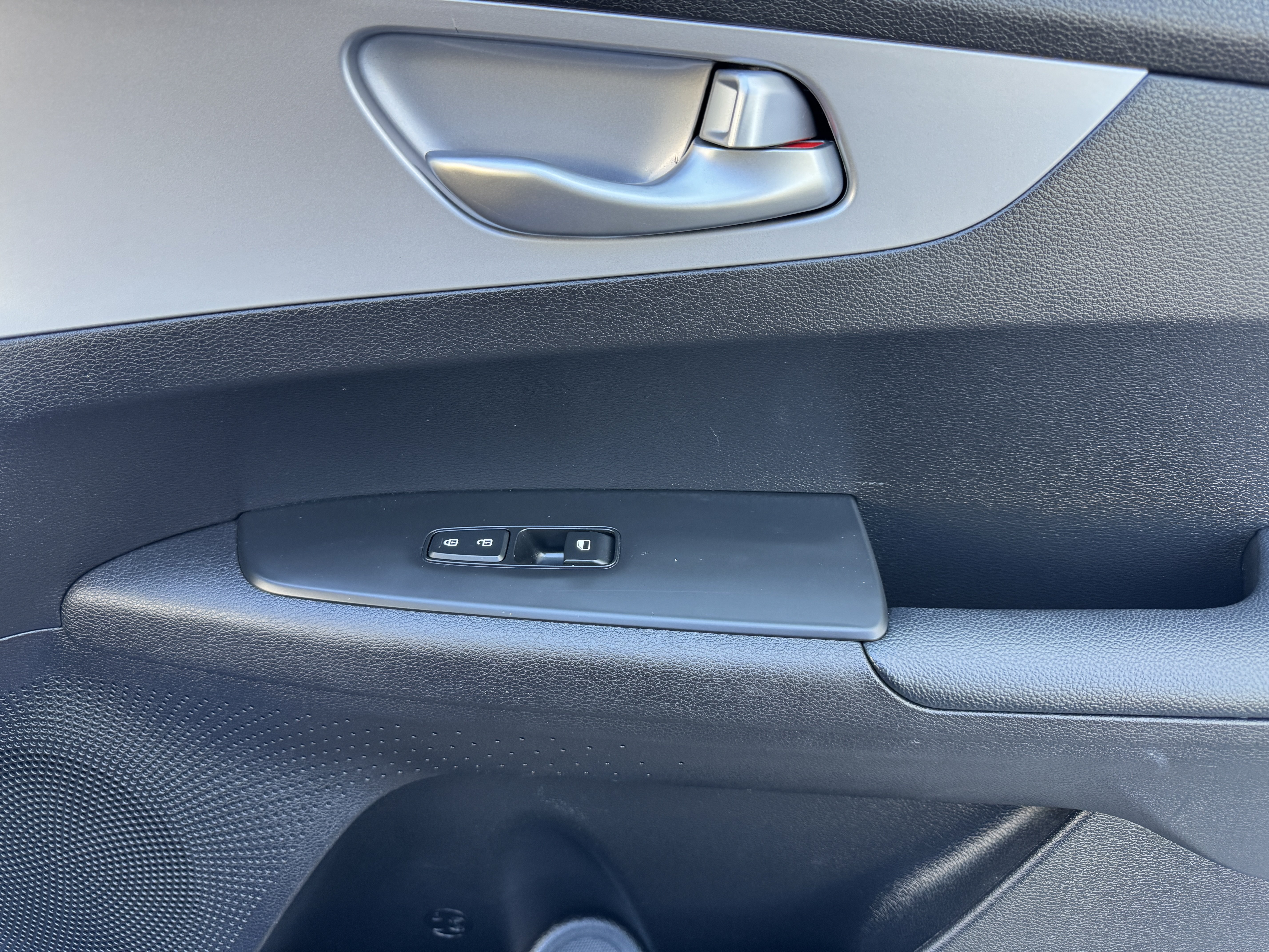 Used 2023 Kia Forte LXS FWD image 23