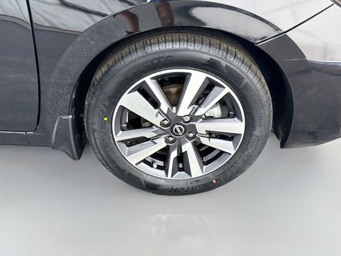Used 2023 Nissan Versa S w/ S Plus Package FWD image 31