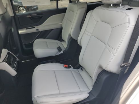 New 2026 Lincoln Aviator AWD image 26