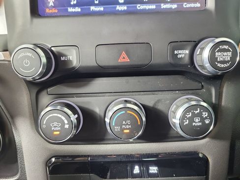 Used 2021 RAM 1500 Big Horn RWD image 20