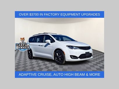Used 2020 Chrysler Pacifica Limited w/ Advanced Safetytec Group