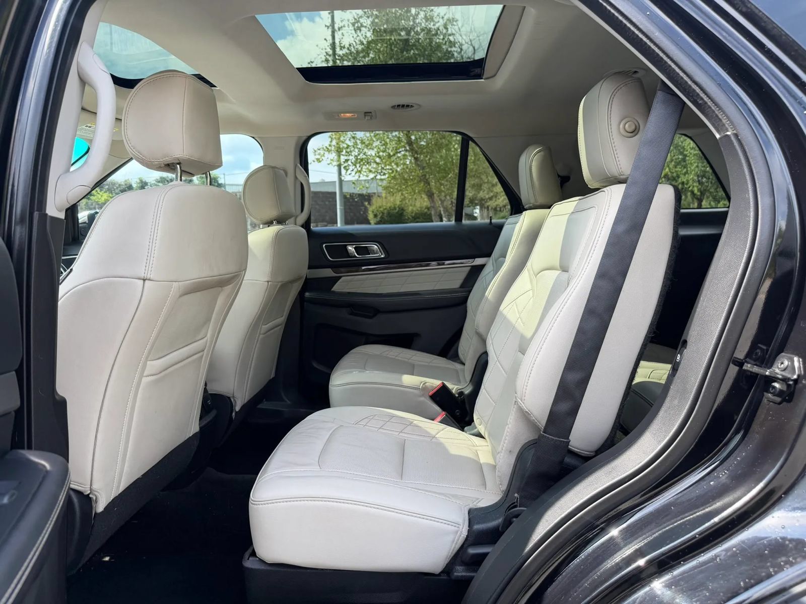 Used 2016 Ford Explorer Platinum AWD/4WD image 12