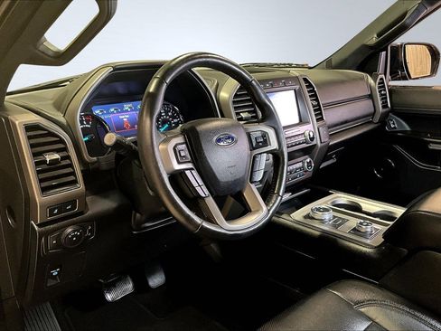 Used 2021 Ford Expedition XLT image 16