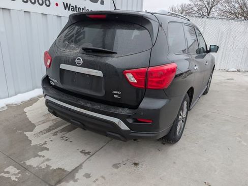 Used 2018 Nissan Pathfinder SL image 16