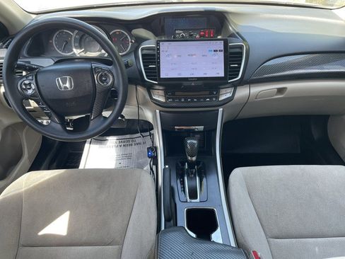Used 2013 Honda Accord LX image 17