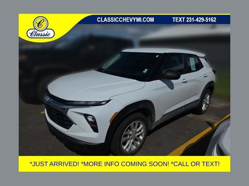 Used 2024 Chevrolet TrailBlazer LS FWD image 1
