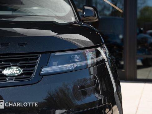Used 2025 Land Rover Range Rover Sport Dynamic SE image 5