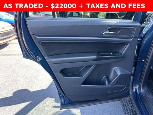 Used 2020 Volkswagen Atlas Cross Sport SE w/ Panoramic Sunroof Package image 13