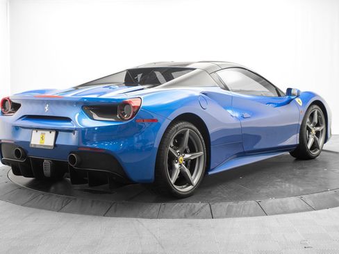Used 2017 Ferrari 488 Spider RWD image 12