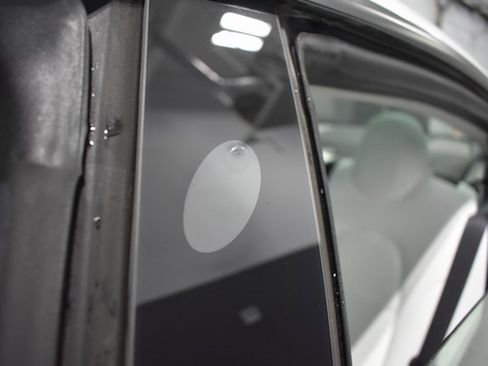 Used 2023 Tesla Model 3 Performance image 32