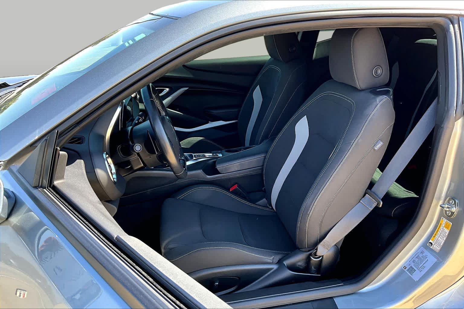 Used 2023 Chevrolet Camaro LT w/ Technology Package RWD image 8