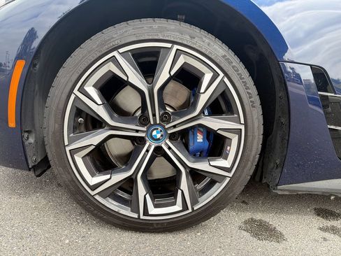 Used 2023 BMW i4 eDrive40 w/ M Sport Package RWD image 19