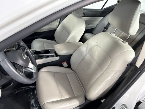 Used 2024 Nissan Altima 2.5 SL FWD image 20