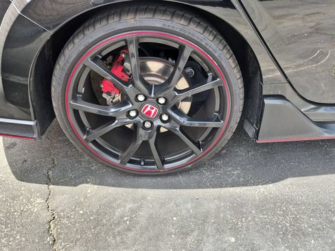 Used 2019 Honda Civic Type R image 4