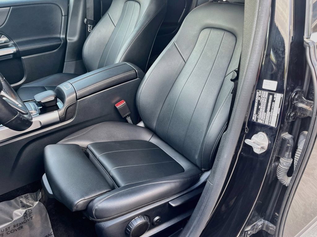 Used 2022 Mercedes-Benz GLB 250 image 19
