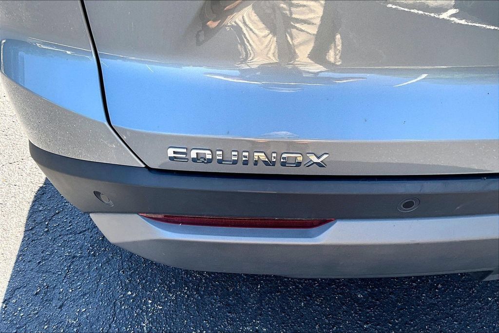 Used 2025 Chevrolet Equinox LT FWD image 24