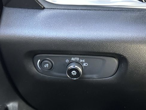 Certified 2023 Chevrolet Traverse RS image 26