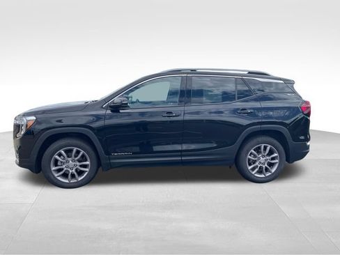 Used 2024 GMC Terrain SLT AWD/4WD image 3