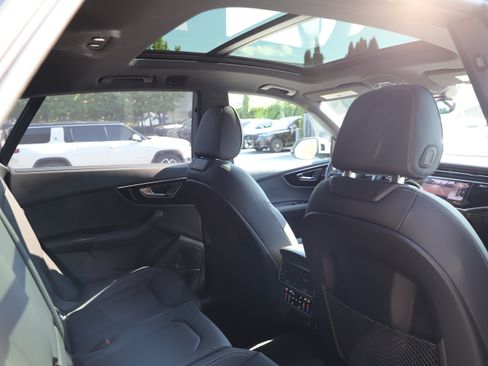 Used 2024 Audi Q8 Premium Plus AWD/4WD image 10