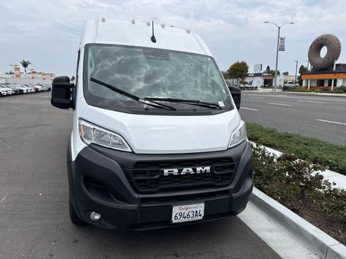 Used 2025 RAM ProMaster 2500 w/ Convenience Group FWD image 5
