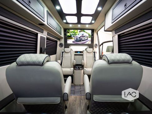Used 2024 Mercedes-Benz Sprinter 3500 image 14