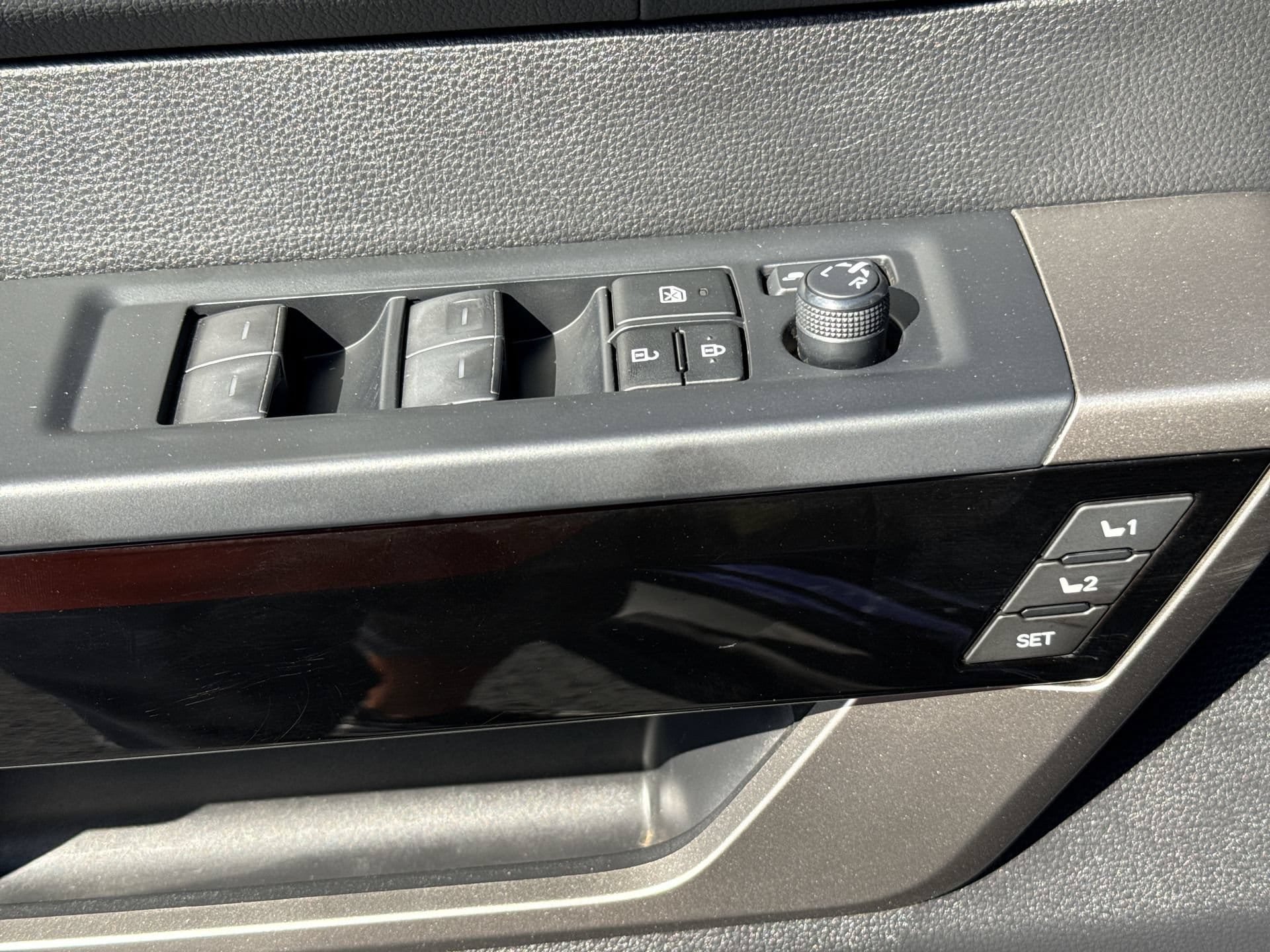 Used 2024 Toyota Tundra Limited w/ Power Package RWD image 15